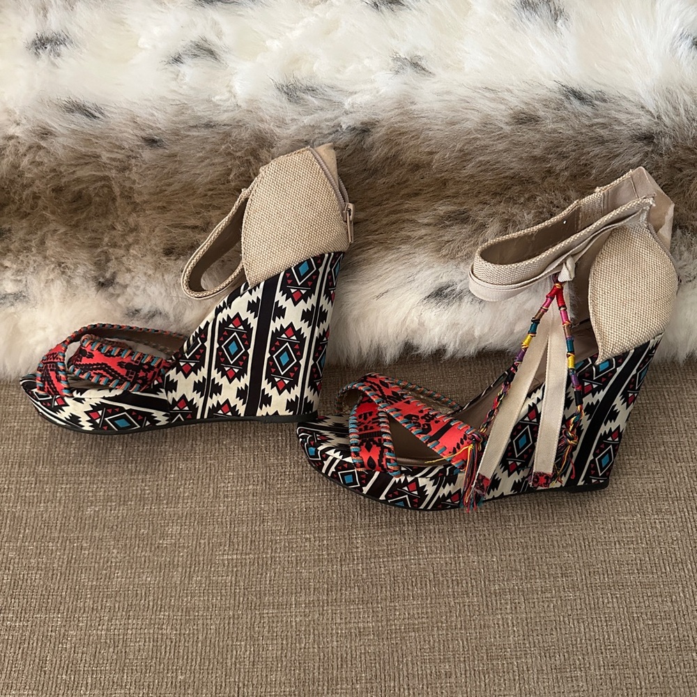 Vintage Buckle Aztec wedge heels 8 1/2